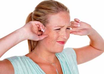 Головная боль давит на уши